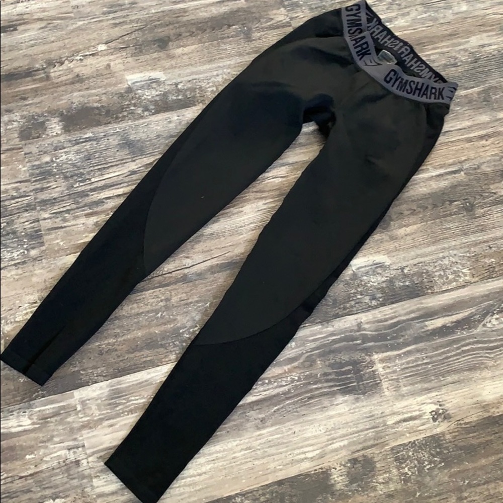 Black gymshark flex leggings small